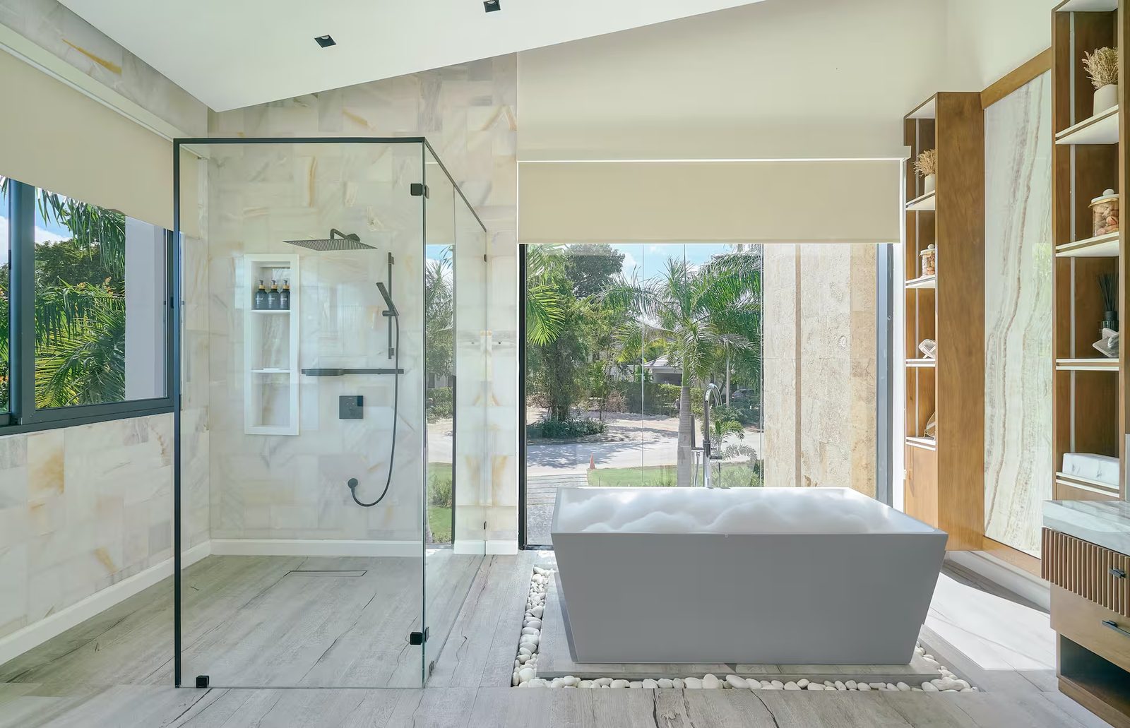 Diseño Villa La Romana - piscina con pérgola